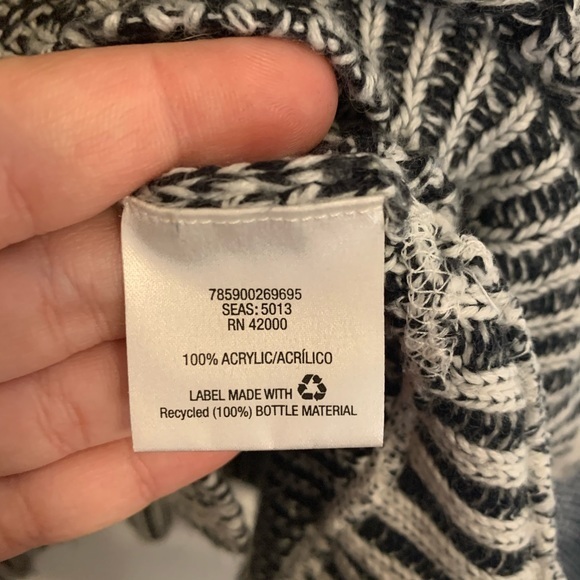 Route 66 Open Knit Long Sleeve V Neck Sweater - Picture 5 of 8